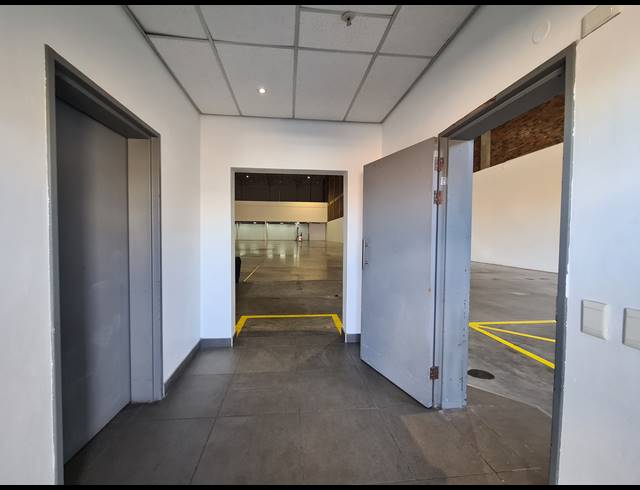 8,124M² WAREHOUSE TO LET IN HALFWAY GARDENS